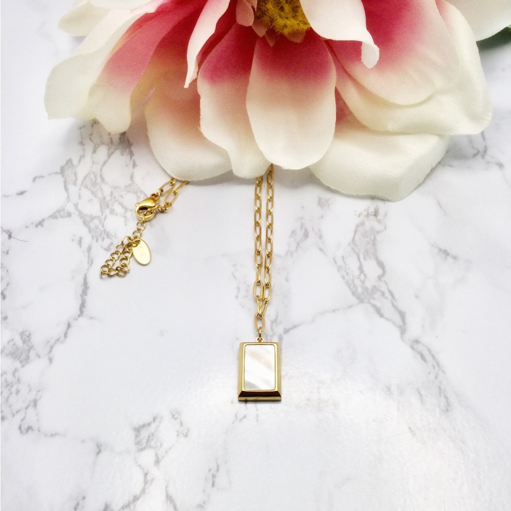 Mother of pearl rectangle pendant necklace